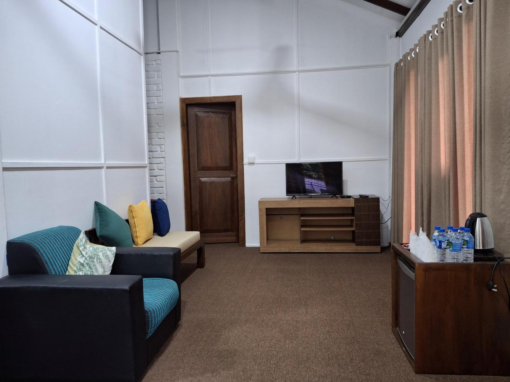 Tepraas Sigiriya Hotel Екстериор снимка