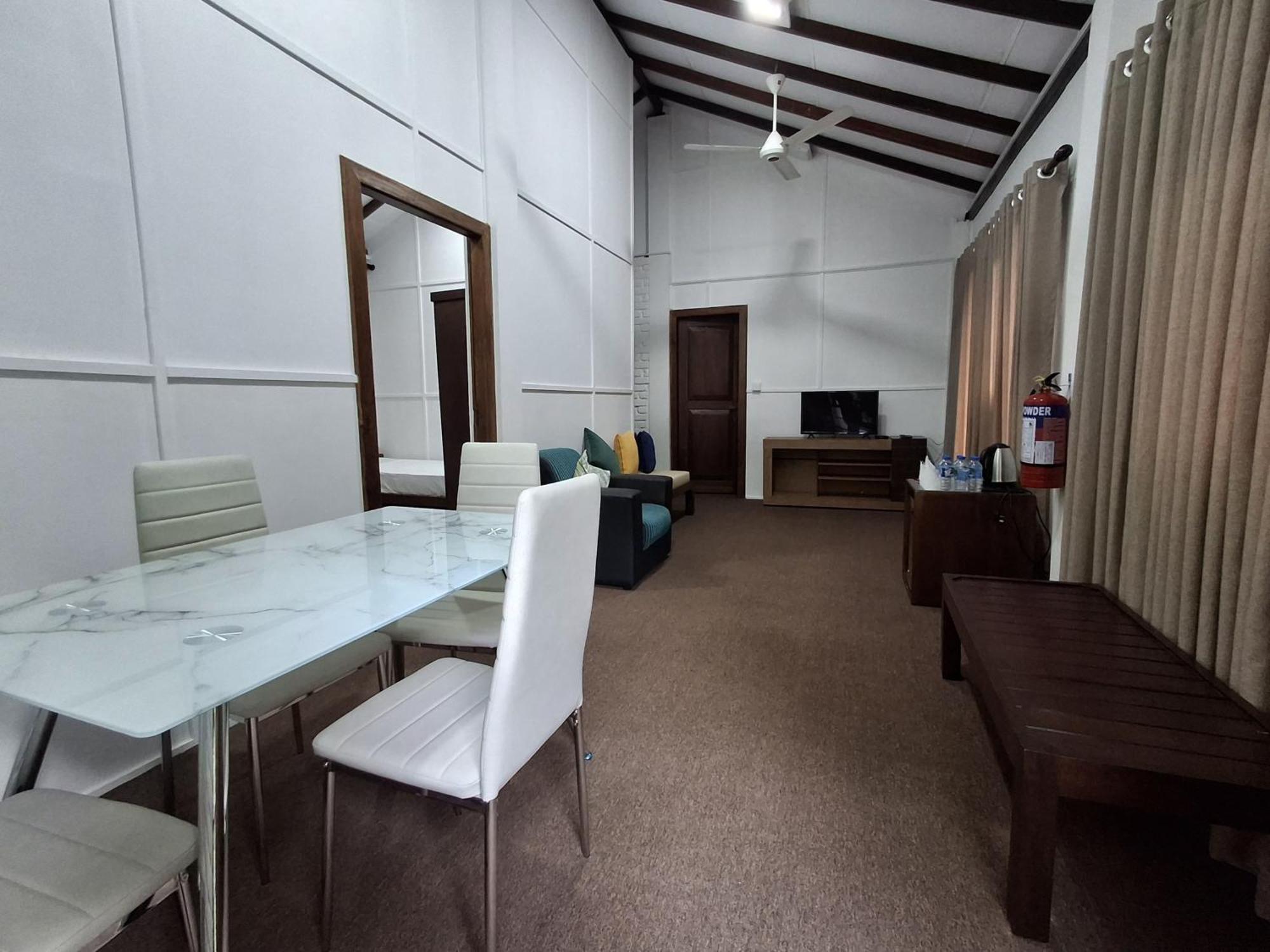Tepraas Sigiriya Hotel Екстериор снимка