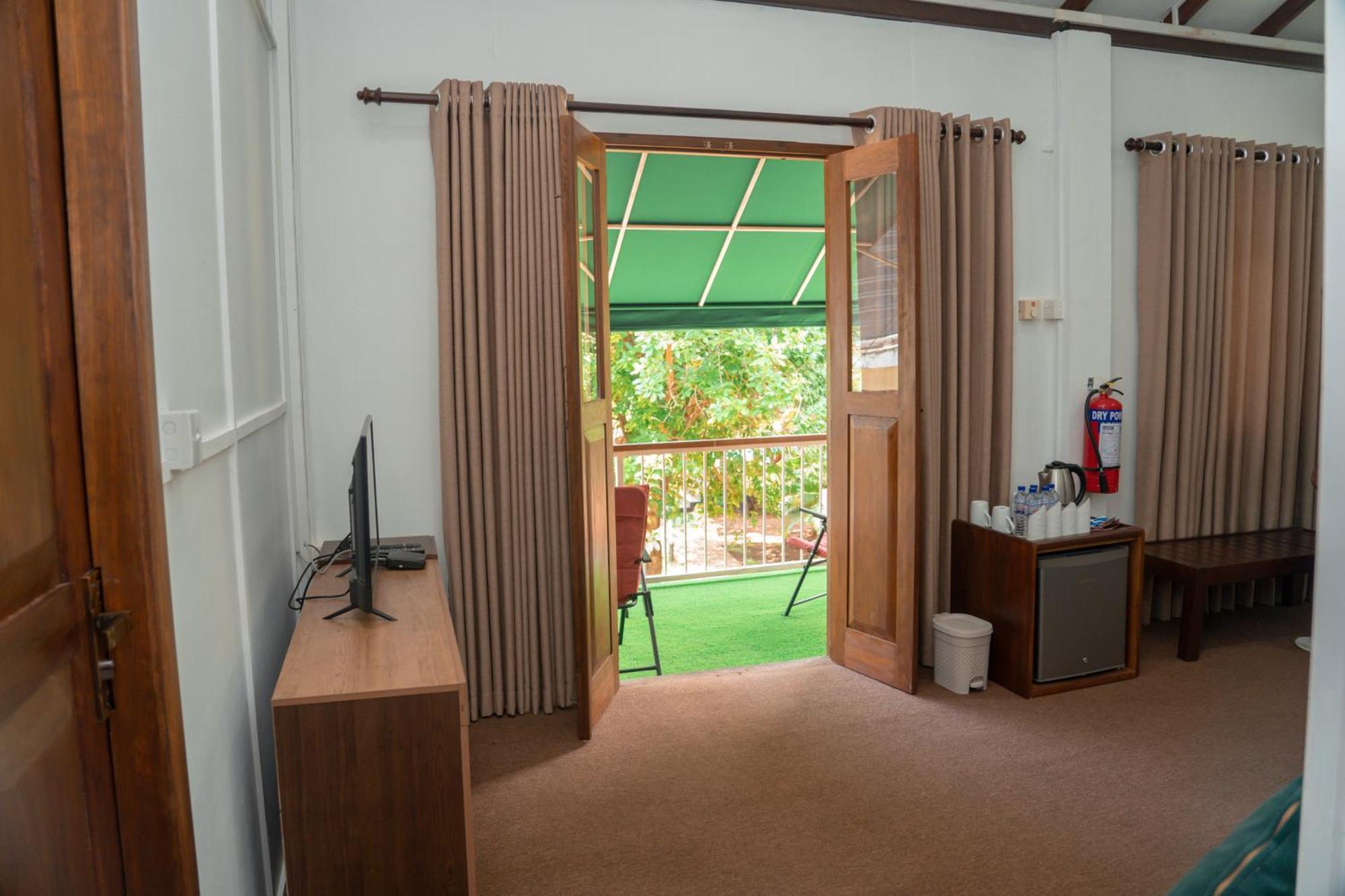 Tepraas Sigiriya Hotel Екстериор снимка